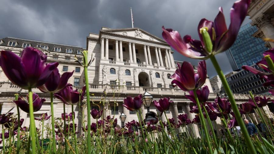 Bank of England raises key interest rate to 4.5% and forecasts higher inflation

