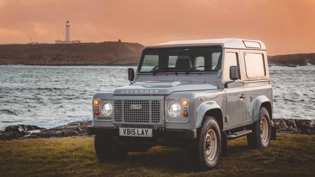 Land Rover Classic Defender Works V8 Islay Edition Revealed, Celebrates Wilkes and Whiskey - Autoblog

