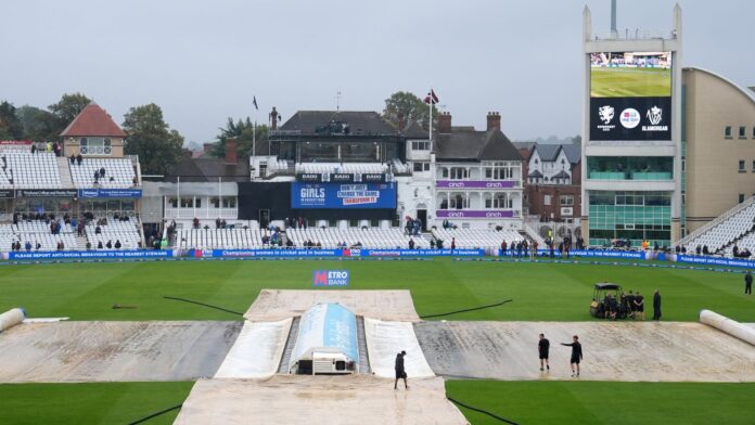 Metro Bank One-Day Cup final: Somerset v Glamorgan heads to reserve day due to rain at Trent Bridge 